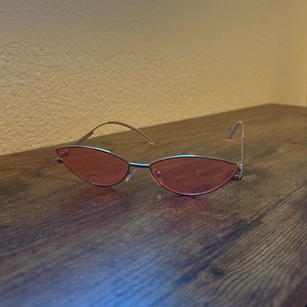 Stylish Pink Cat-Eye Sunglasses